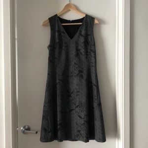 Banana Republic - size 8. V-neck gray dress with classy leaf print